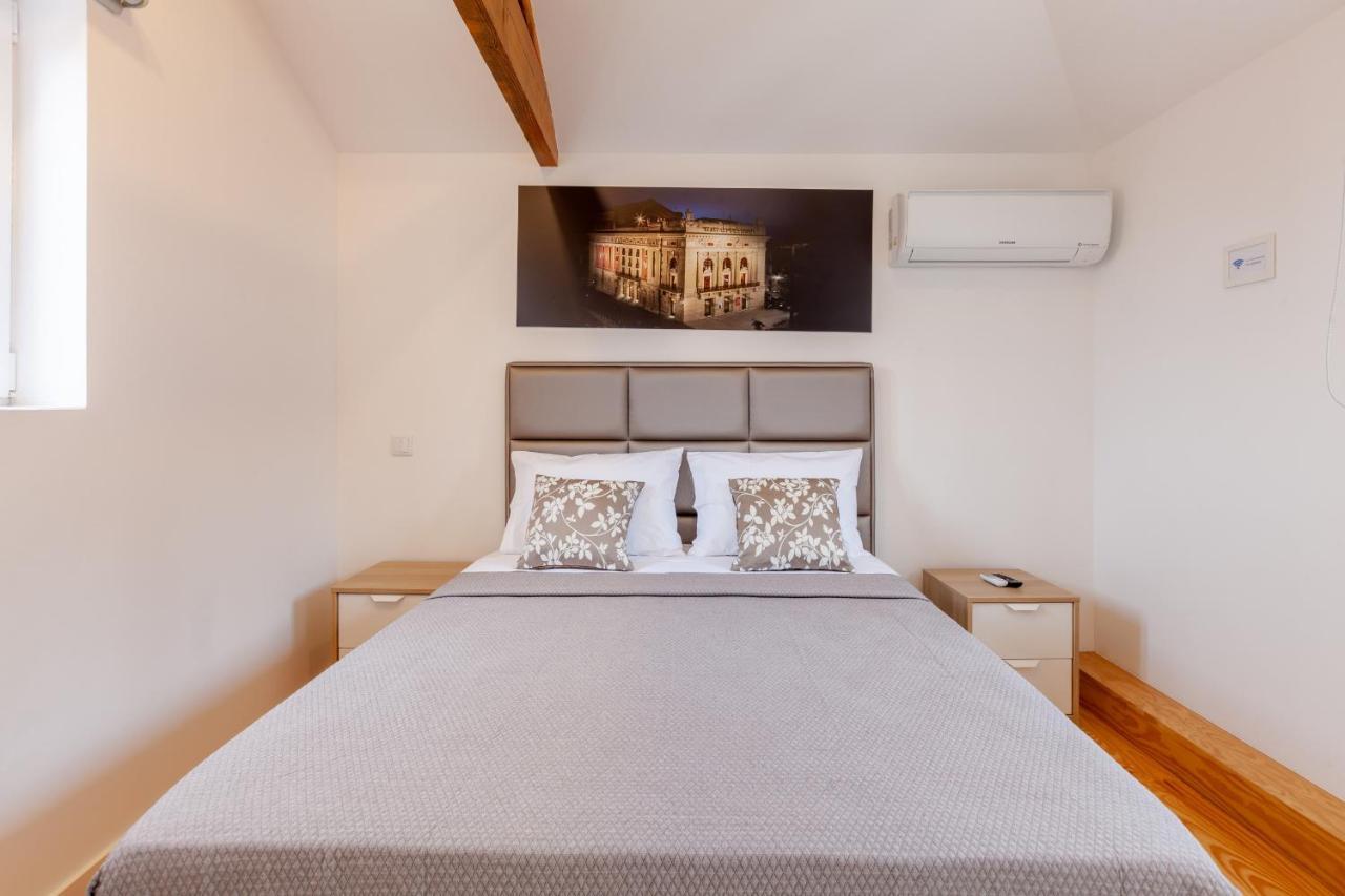 Villa Apartments & Suites Порто Екстериор снимка