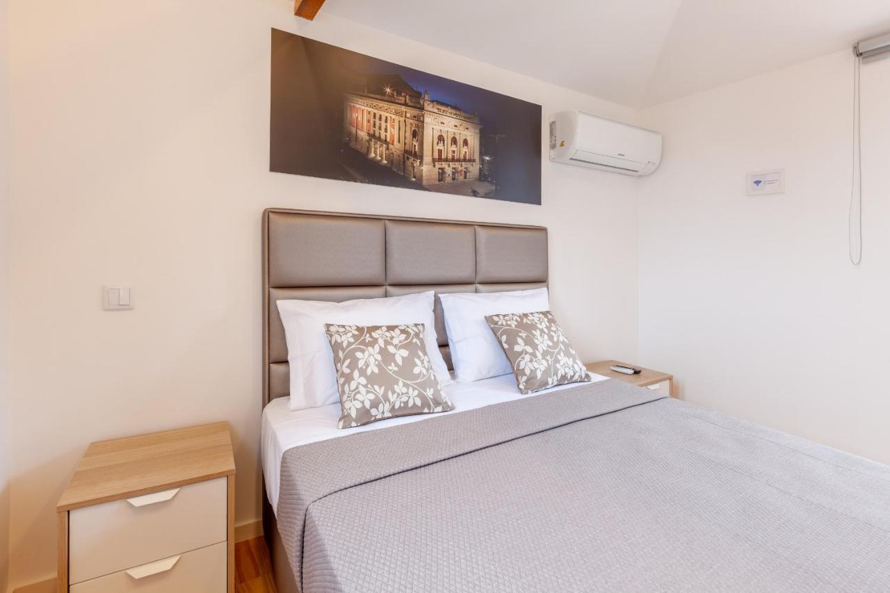 Villa Apartments & Suites Порто Екстериор снимка